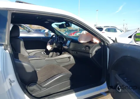 2015 Dodge Challenger Srt 392 from USA, damaged, VIN 2C3CDZDJ9FH820885